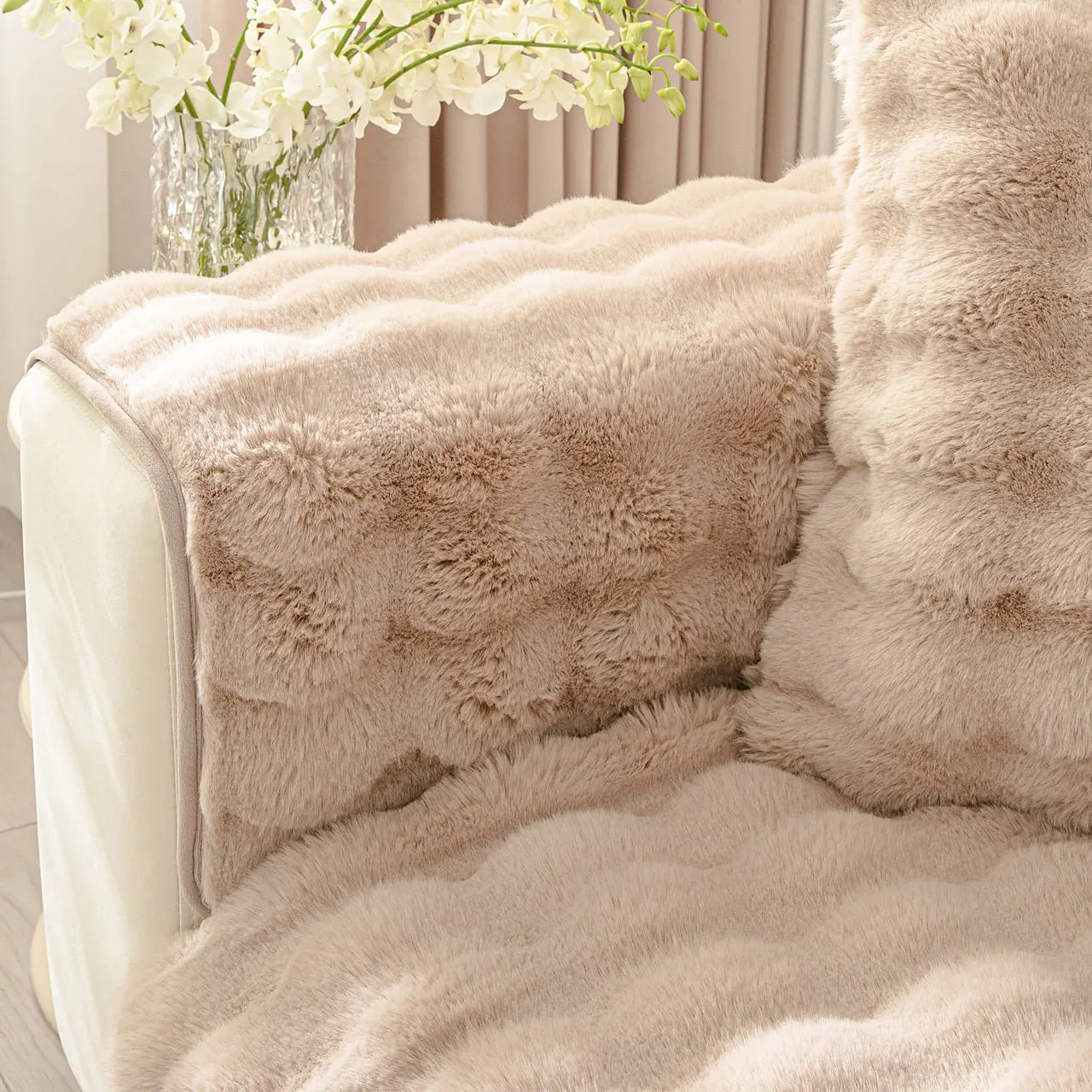 Artificial Rabbit Fur Sofa Cover Non-slip and Dustproof Thick Soft Couch Cover Furniture Protector