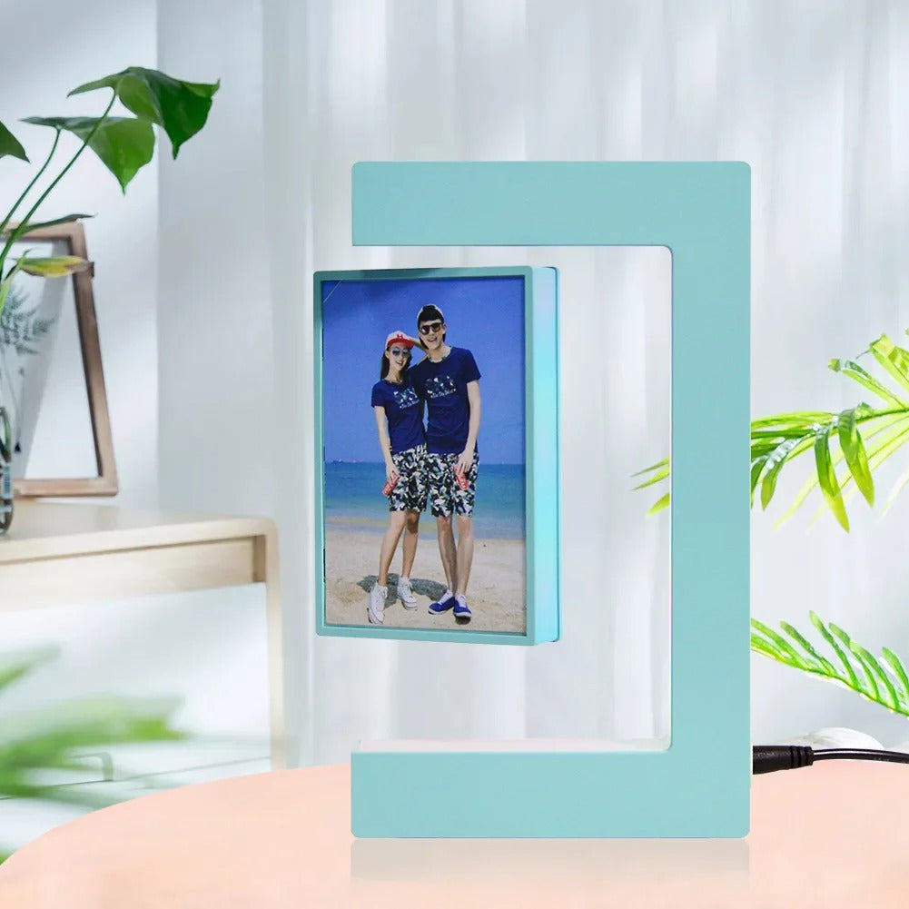 Levioto® - The Floating Photo Frame by skörten - Cleverly Designed in Sweden with ❤️