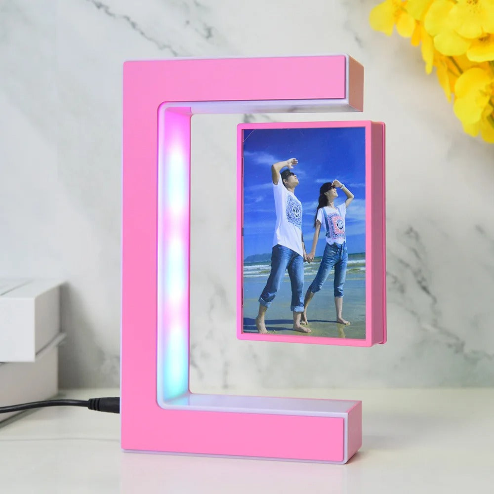 Levioto® - The Floating Photo Frame by skörten - Cleverly Designed in Sweden with ❤️