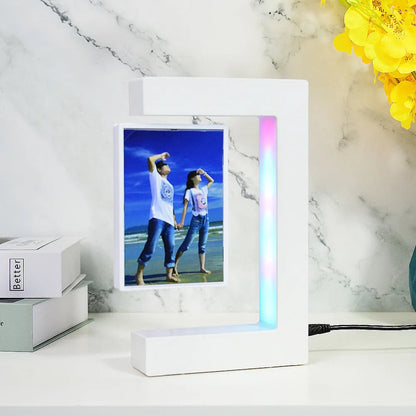 Levioto® - The Floating Photo Frame by skörten - Cleverly Designed in Sweden with ❤️